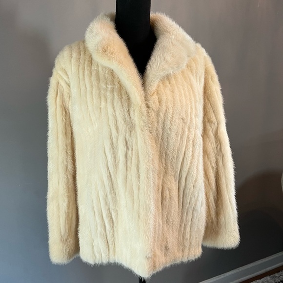 Vintage White Mink Jacket - Picture 3 of 9